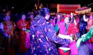 农村歌舞团开放表演